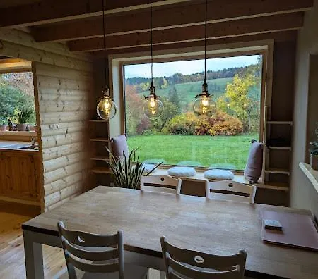 Vakantiehuis Idyllisches Holzhaus Im Gruenen *