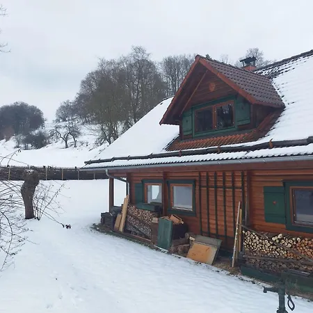 Idyllisches Holzhaus Im Gruenen Vakantiehuis